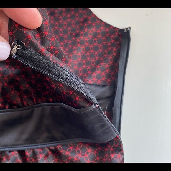 New York & Company Sleeveless Black Pattern Blouse - Picture 4 of 7